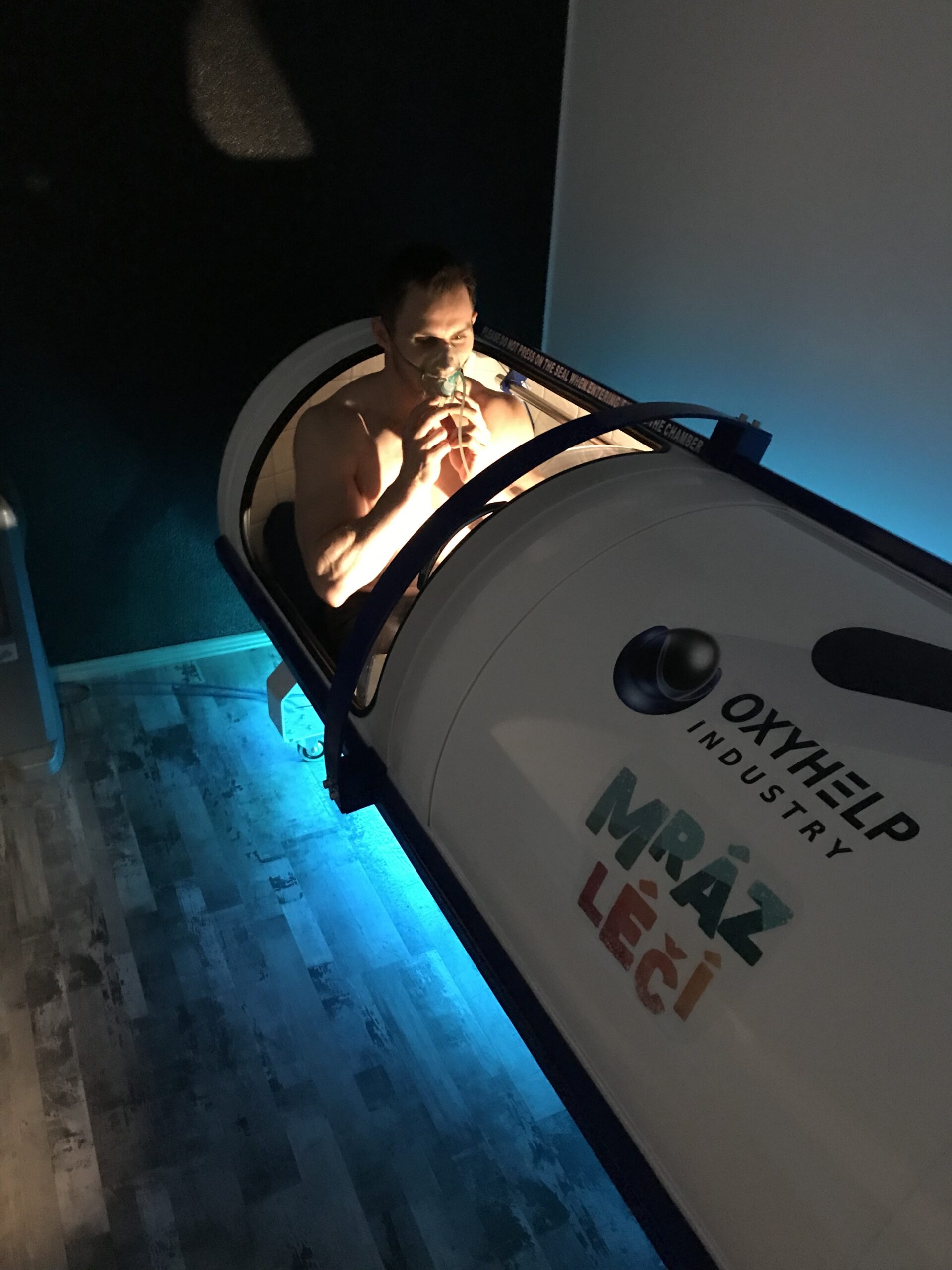 Hyperbarická komora: Účinky, indikace a vědecké studie